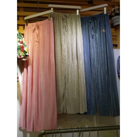 Plisket Silk Pants